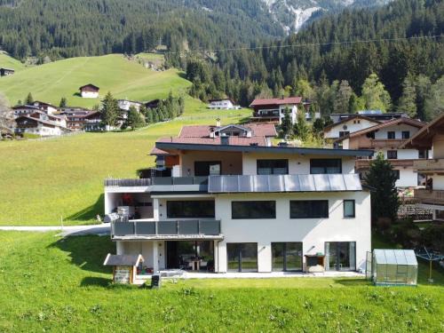 Tux Apartamento | Apartment Wanglblick by Interhome