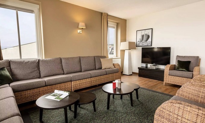 Zeewolde Apartamento | Apartment am Wasser für 12 Personen