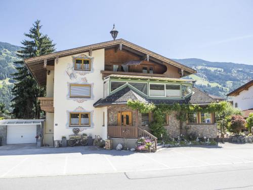 Aschau Im Zillertal Apartamento | Apartment Weiher by Interhome