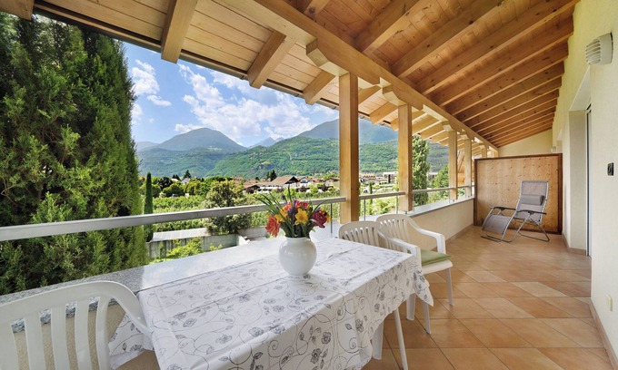 Lana Apartamento | Apartamento "Weinsepphof 5" con vistas a la montaña, piscina, Wi-Fi, jardín y balcón