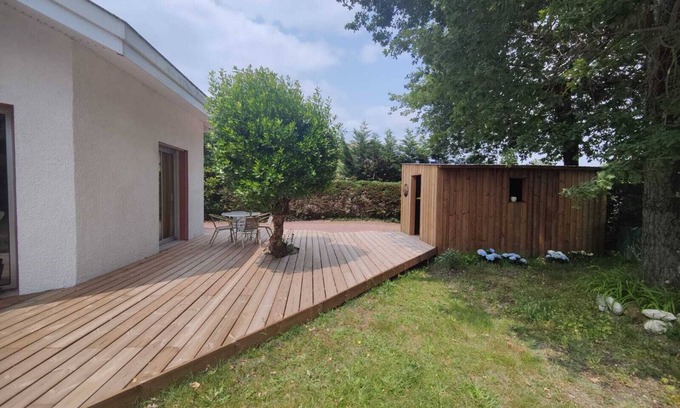 Saint-Jean-d'Illac Apartamento | Apartment with garden in Saint Jean d'Illac