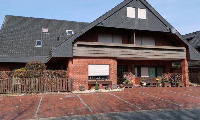 Nordseebad Burhave Apartamento | Apartment Windrose by Interhome