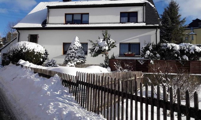 Zschorlau Apartamento | Apartamento con 2 habitaciones en Zschorlau / Erzgebirge