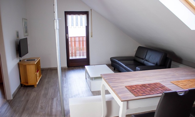 Hillesheim Apartamento | Apartment with a covered south-facing balcony