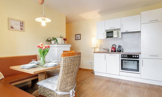 Oberau Apartamento | Apartment with balcony and mountain view
