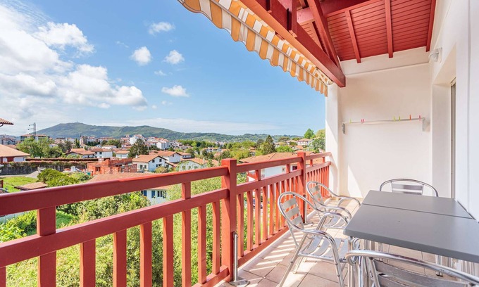 Hendaye Apartamento | Apartment with balcony and parking