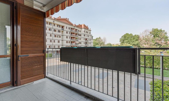 Bruzzano Apartamento | Apartment with Balcony nearby M3 Subway Yellow Line