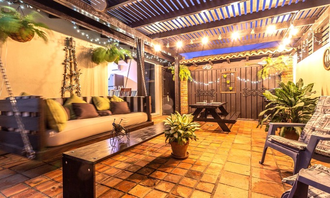 Boroncana Apartamento | Apartment with Charming Patio+ BBQ Near Beach! FREE Util's