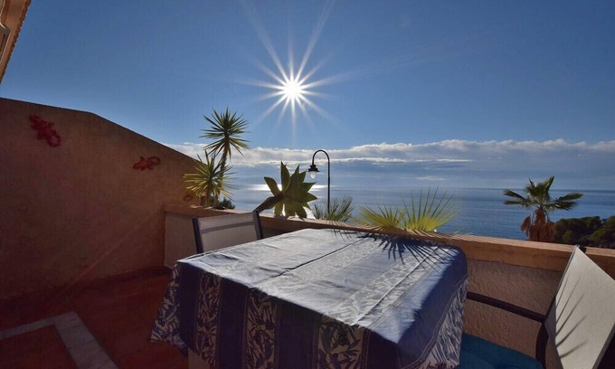 Pueblo Mascarat Apartamento | Apartamento con piscina comunitaria en Altea, en la Costa Blanca, España para 4 personas