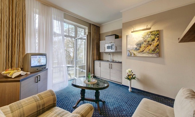 Ostseebad Kuhlungsborn Apartamento | Apartment with foldaway bed, kitchenette, balcony - Strandhotel Nordischer Hof