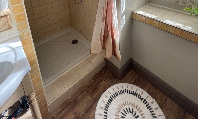 Vic-sur-Cere Apartamento | Apartment with garden/terrace near mountain