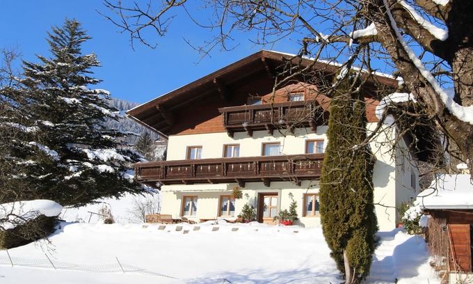 Taxenbach Apartamento | Apartment with Garden, Garden Furniture, BBQ