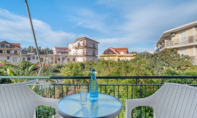 Poros Apartamento | Apartamento '' con jardín compartido, Wi-Fi y aire acondicionado