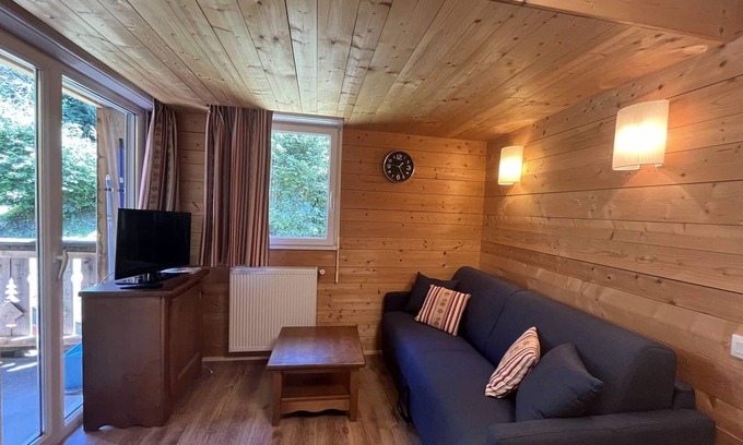 Cauterets Apartamento | Apartamento con piscina climatizada y estacionamiento en Cauterets