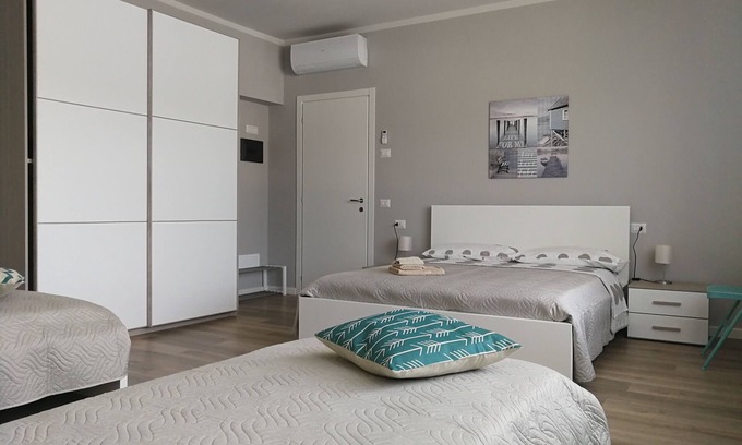 Cunettone-villa Casa | APARTAMENTO CON BALCÓN Y JARDÍN PRIVADO EN UNA VILLA DE DOS FAMILIAS
