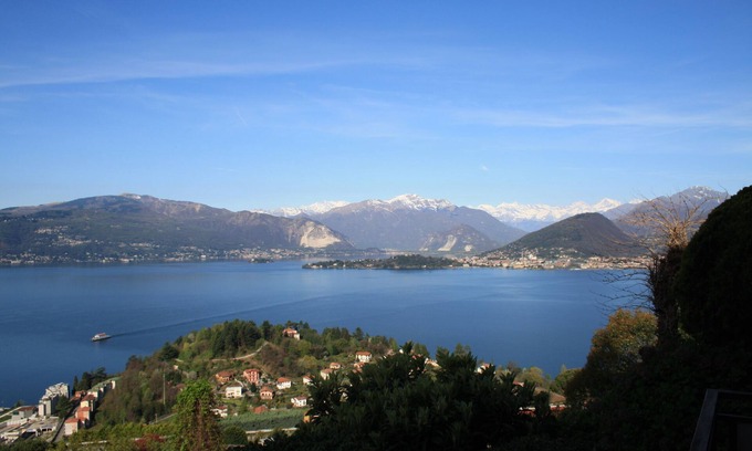 Laveno Apartamento | Apartamento con impresionantes vistas sobre el Lago Maggiore y las Islas Borromeo