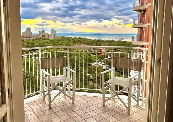 Lignano Pineta Apartamento | Apartment with stunning sea view - Wi-Fi, free parking, large terrace and comfort