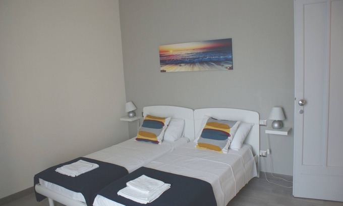 Romagnano Sesia Apartamento | Apartamento con sala verde y sala de paloma