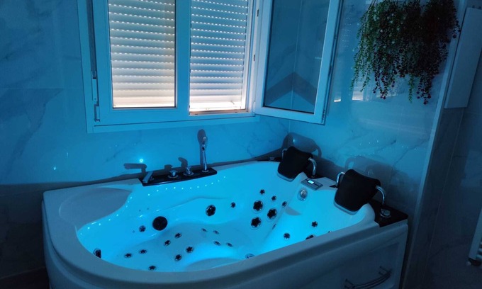La Almozara Condominio | Apartamento con jacuzzi El Rincón de las Delicias