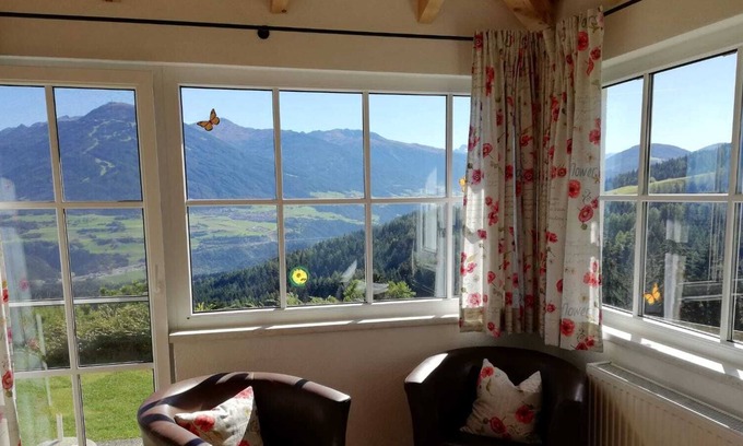 Mutters Apartamento | Apartamento-Clásico-Baño Privado-Vista a la Montana-Bl. auf die Europabrücke