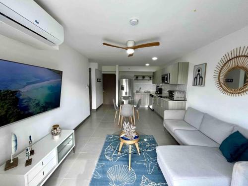 Punta Leona Apartamento | Apartment with ocean views & direct beach access
