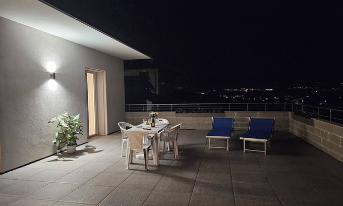 Tassullo Apartamento | Apartment with panoramic terrace and romantic dinners