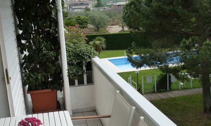 Riva del Garda Apartamento | Gran apartamento con piscina a 350 metros del lago, a 15 minutos v. Centro Riva d / Garda