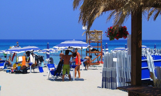 Capaci Casa | Apartment with swimming pool and near the beach
