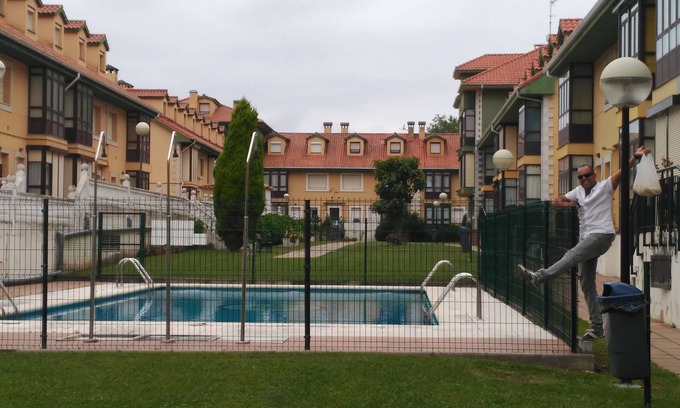 Centro de Comillas Apartamento | Apartamento con piscina