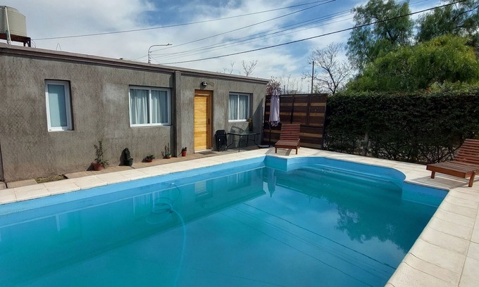 Vistalba Apartamento | Departamento con Pileta y Bodegas Cercanas