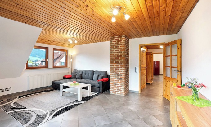 Baiersbronn Apartamento | Apartamento 'Wohnung Kuhblick' con balcón y Wi-Fi