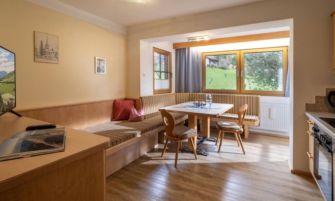 Auffach Apartamento | Apartment "Wood Anemone" - Haus Rosenheim