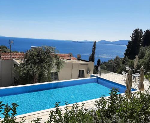 Nisaki Apartamento | Apartment Zeus with private pool and sea view