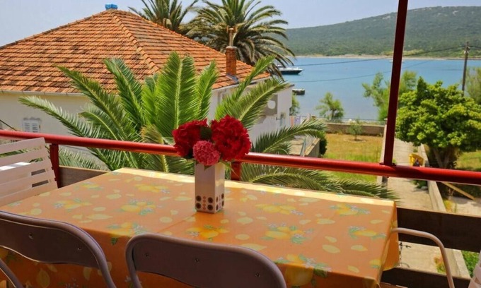 Ist Apartamento | Apartment Zrinka - Two-Bedroom Apartment with Balcony and Sea View