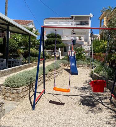 Pirovac Apartamento | Apartments Čubrić