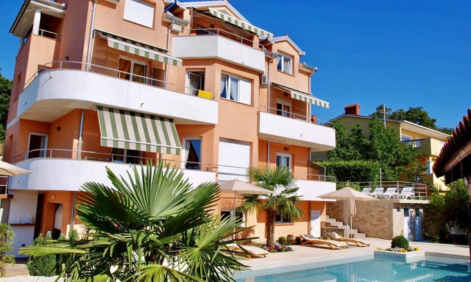 Opric Apartamento | Apartments Ana Apartment with balcony