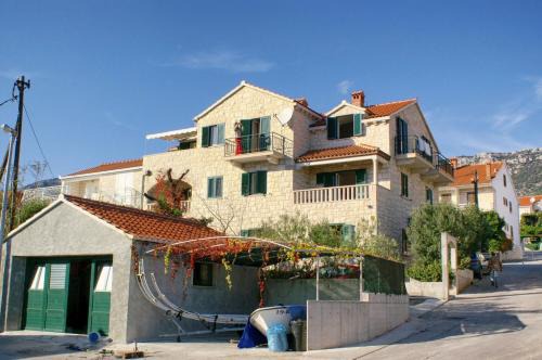 Bol Casa | Apartments and rooms with parking space Bol, Brac - 2926