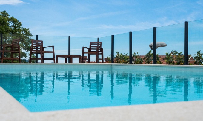 Brasina Apartamento | Apartamentos Bella Vista - Apartamento Confort de dos habitaciones con balcón y vista al mar con piscina compartida (APT 1)
