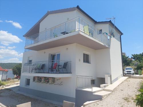 Razanj Apartamento | Apartments BruLo