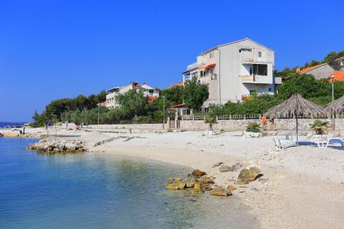 Seget Donji Apartamento | Apartments by the sea Seget Donji, Trogir - 19351