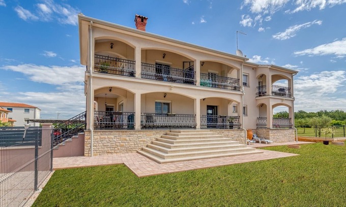 Antonci Apartamento | Apartments Covic / Two-Bedroom Apartment Red A3
