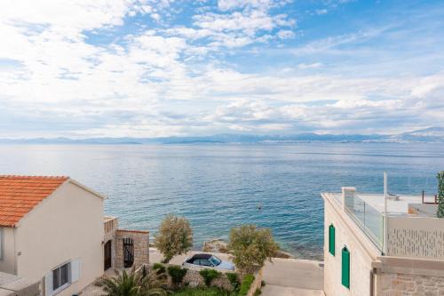 Cove Makarac (Milna) Casa | Apartments Desirée