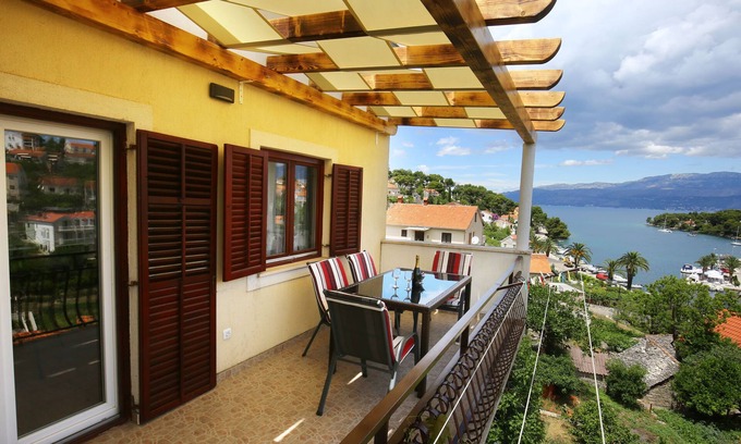 Splitska Apartamento | Apartamentos Boro (33301-A2) - Splitska - isla Brac