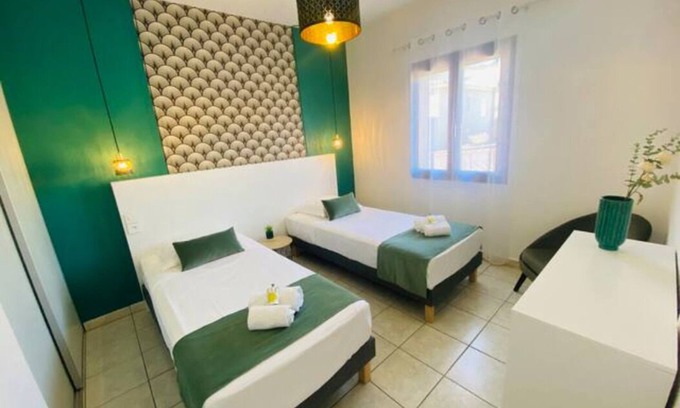 Solenzara Apartamento | Apartments in a private residence with sea view, quiet and close to beach shops
