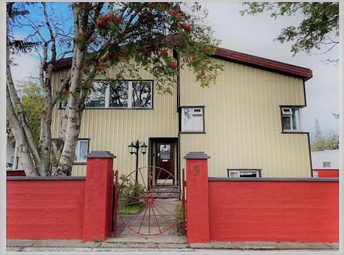 Oddeyrin Apartamento | Apartments in Akureyri Center