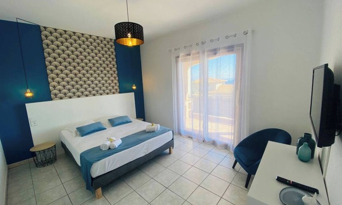 Solenzara Apartamento | Apartments in private residence with sea view, quiet and close to shops and beaches.
