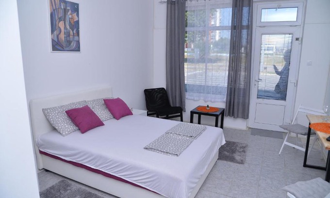 Mladenovac Apartamento | Apartments INN Smederevska Palanka