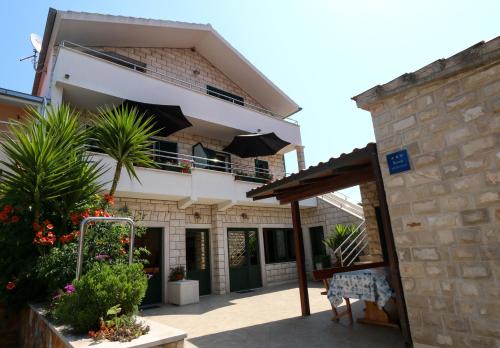 Loviste Apartamento | Apartments Jadranka