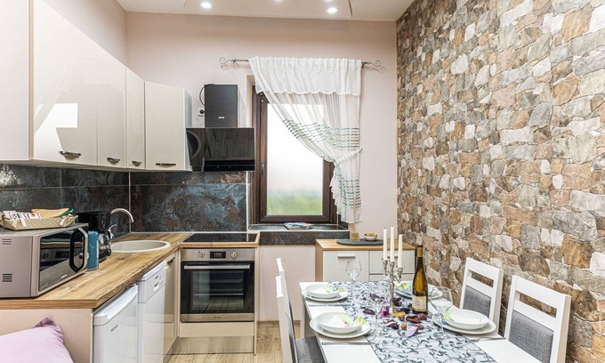 Kastel Sucurac Casa | Apartments Keka
