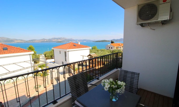 Drace Apartamento | Apartments Kula - Apartamento Comfort de 1 dormitorio con balcón y vistas al mar-B4